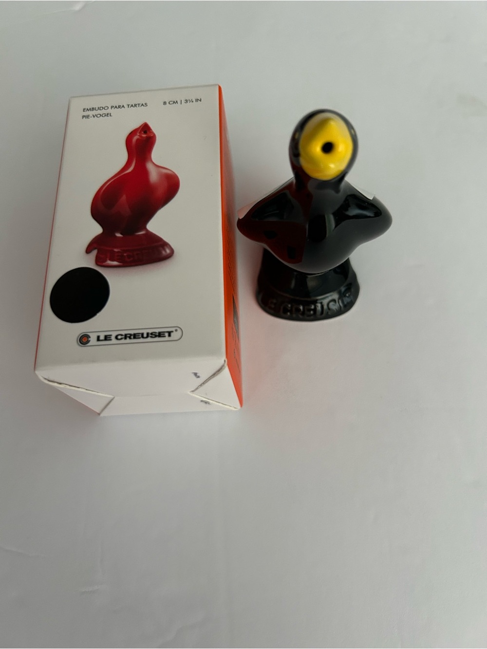 Le Creuset Pie Bird Funnel Shiny Black with Yellow Beak New Stoneware